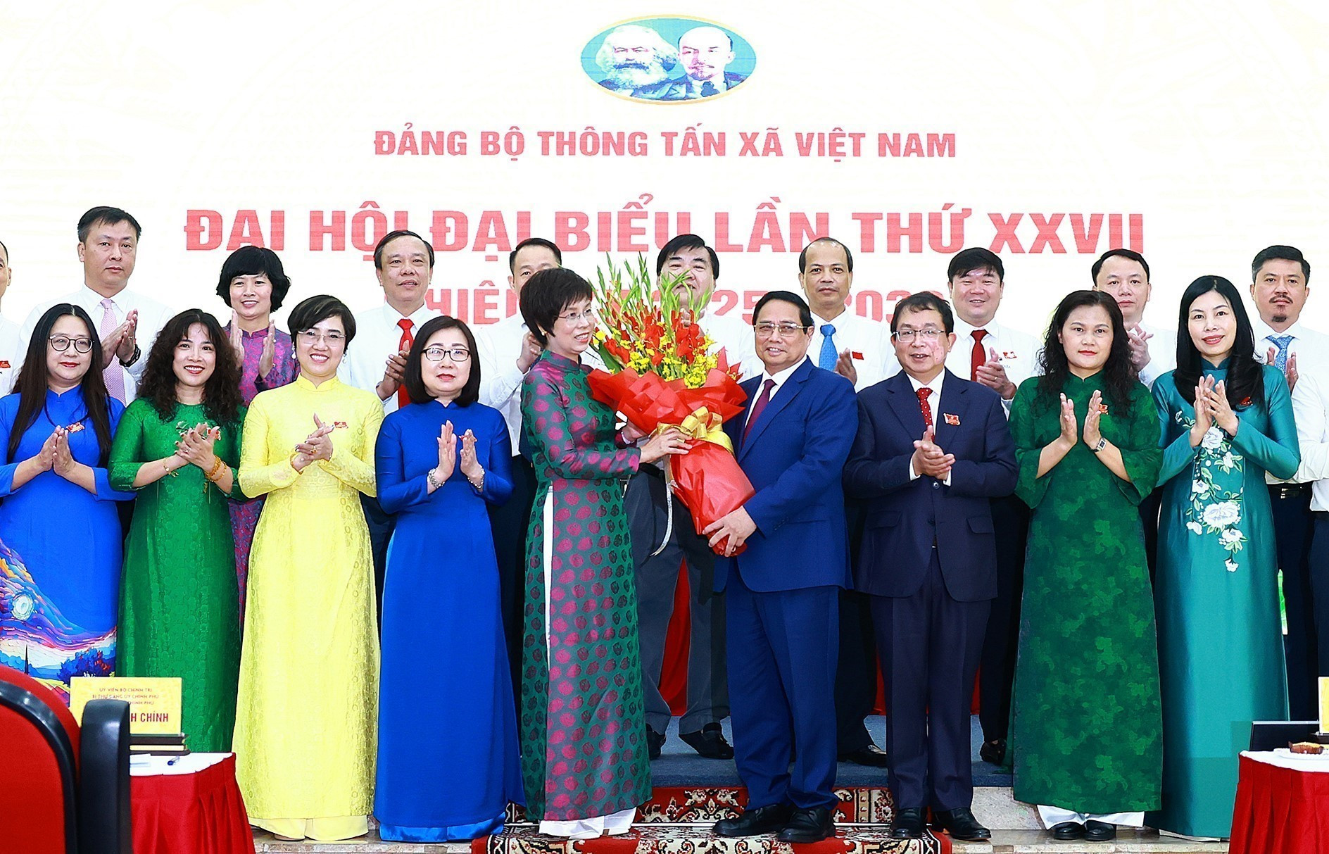 vna-potal-thu-tuong-du-dai-hoi-dang-bo-thong-tan-xa-viet-nam-lan-thu-27-nhiem-ky-2025-2030-8154048.jpg