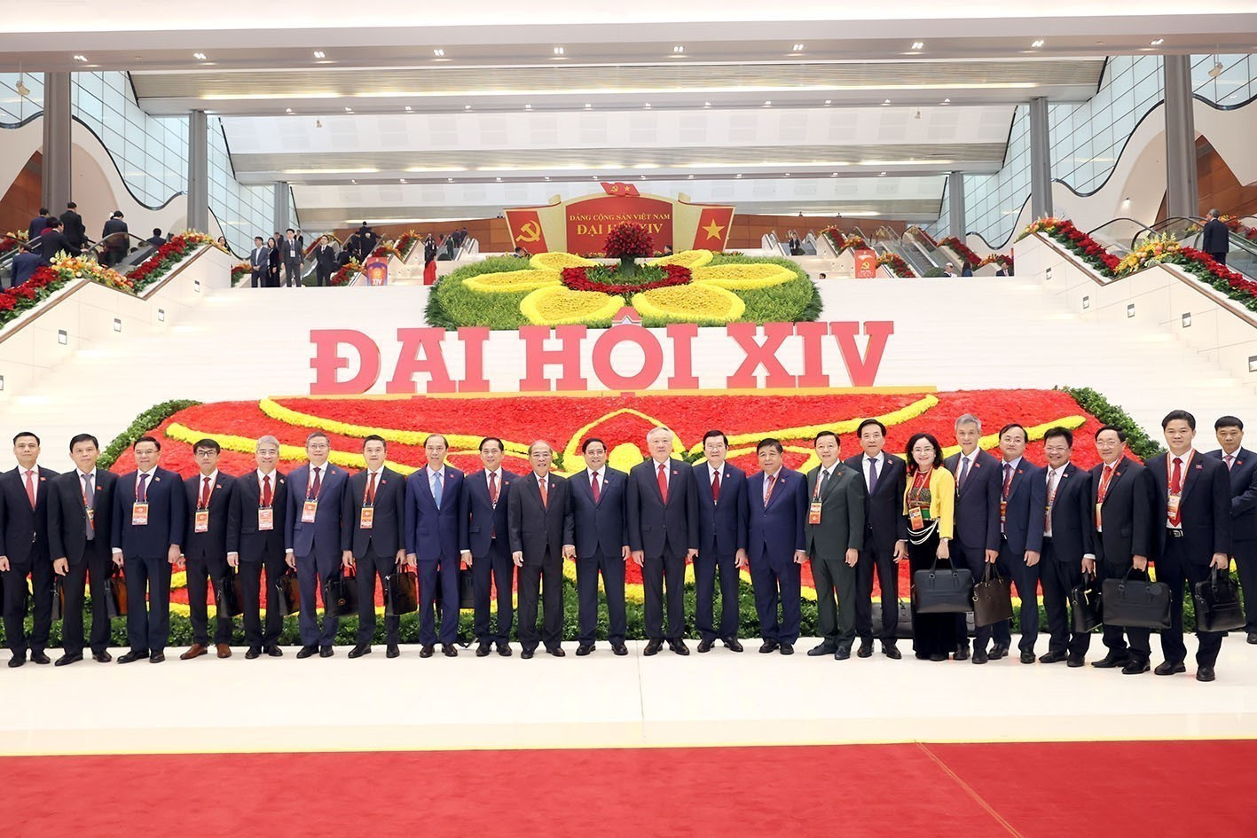 vna-potal-khai-mac-dai-hoi-xiv-cua-dang-8540061.jpg