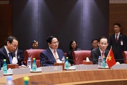 越南政府总理与阿尔吉利亚总理会谈：两国关系提升为战略伙伴关系 