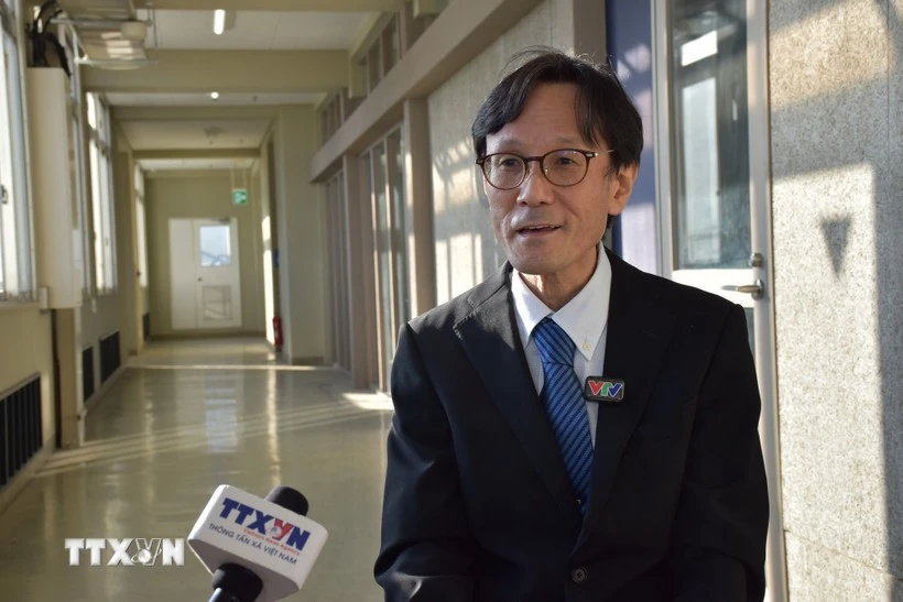 大阪大学教授Shimizu Masaki。图自越通社