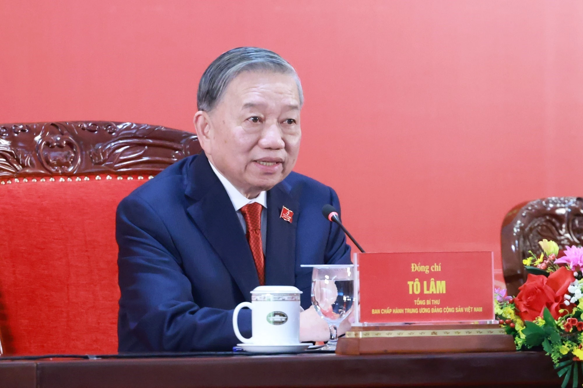 越共中央总书记苏林主持新闻发布会。图自越通社