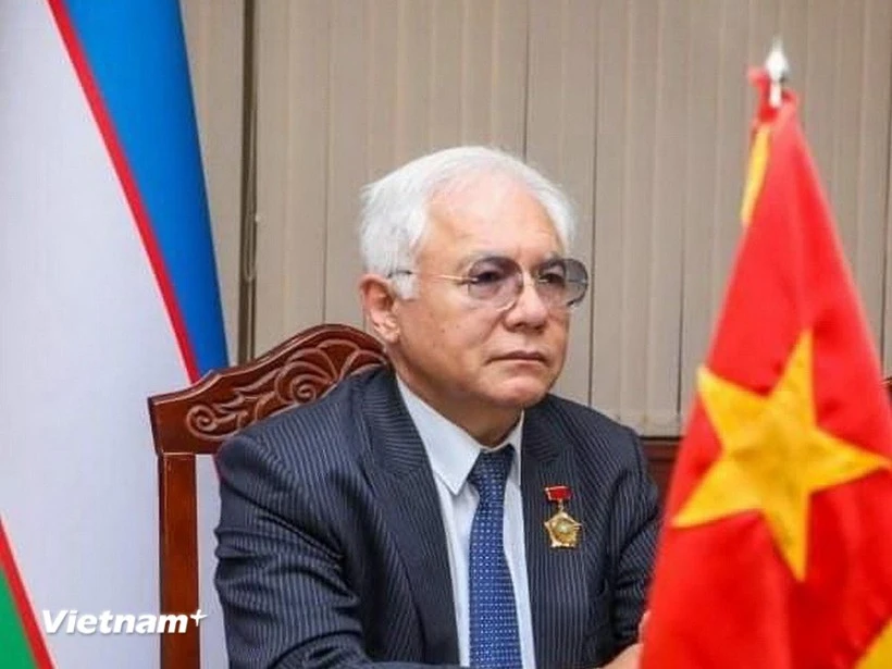 乌兹别克斯坦—越南友好协会主席阿利舍尔·鲁斯塔莫维奇·穆哈梅多夫。图自越通社