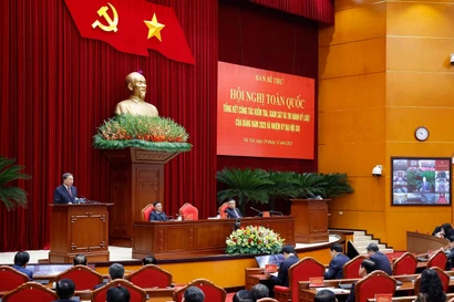 苏林总书记在会上发言。图自越通社