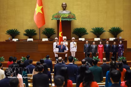 越南社会主义共和国主席苏林宣誓就职。图自越通社