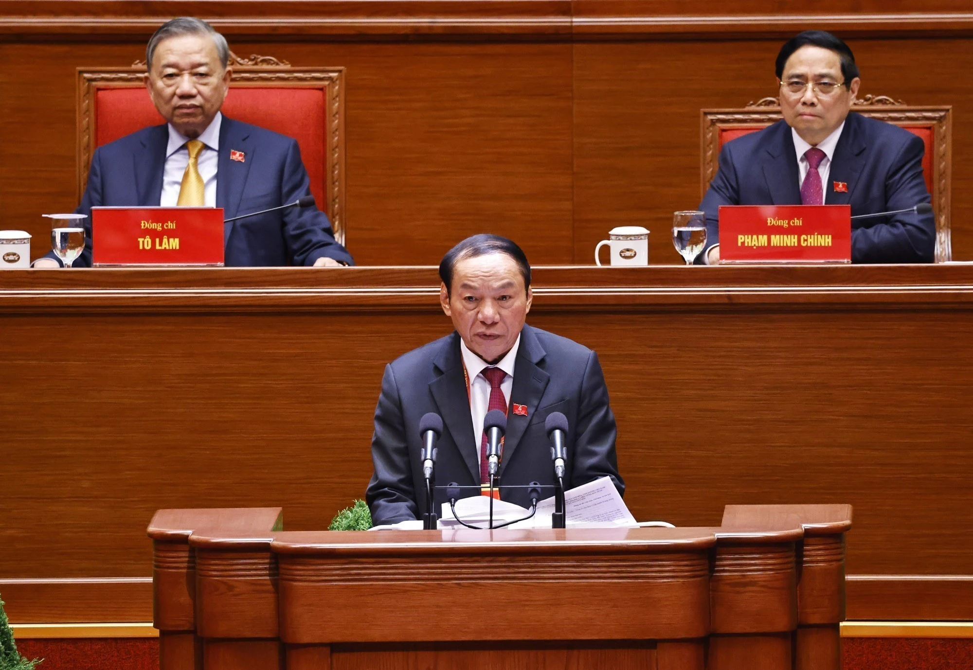 越共中央委员、党组书记、文化体育与旅游部部长阮文雄 图自越通社