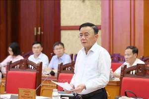 越共中央书记处常务书记陈锦秀主持越共十四大服务组织小组第四次会议