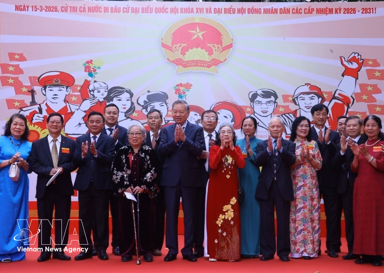 vnanet-tong-bi-thu-to-lam-bo-phieu-bau-cu-tai-phuong-ba-dinh-ha-noi-8641377.jpg