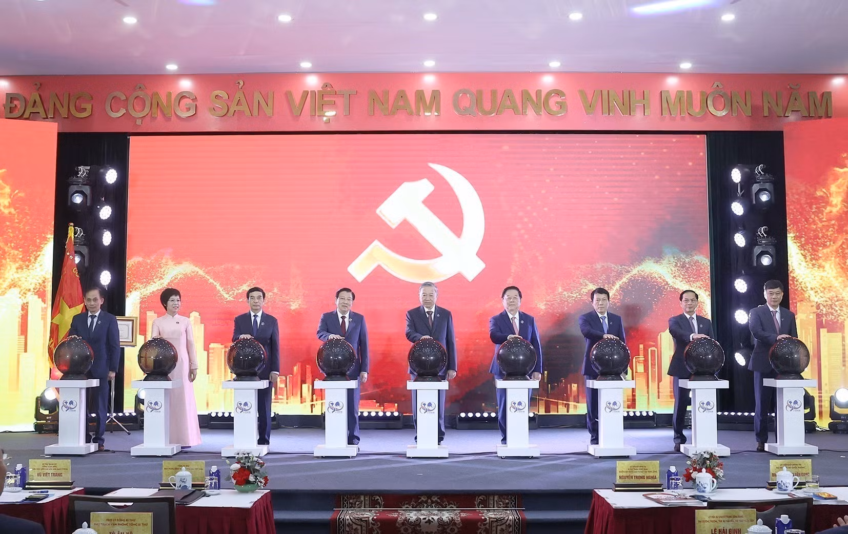 vna-potal-tong-bi-thu-to-lam-du-le-ky-niem-80-nam-ngay-truyen-thong-thong-tan-xa-viet-nam-8274095.jpg