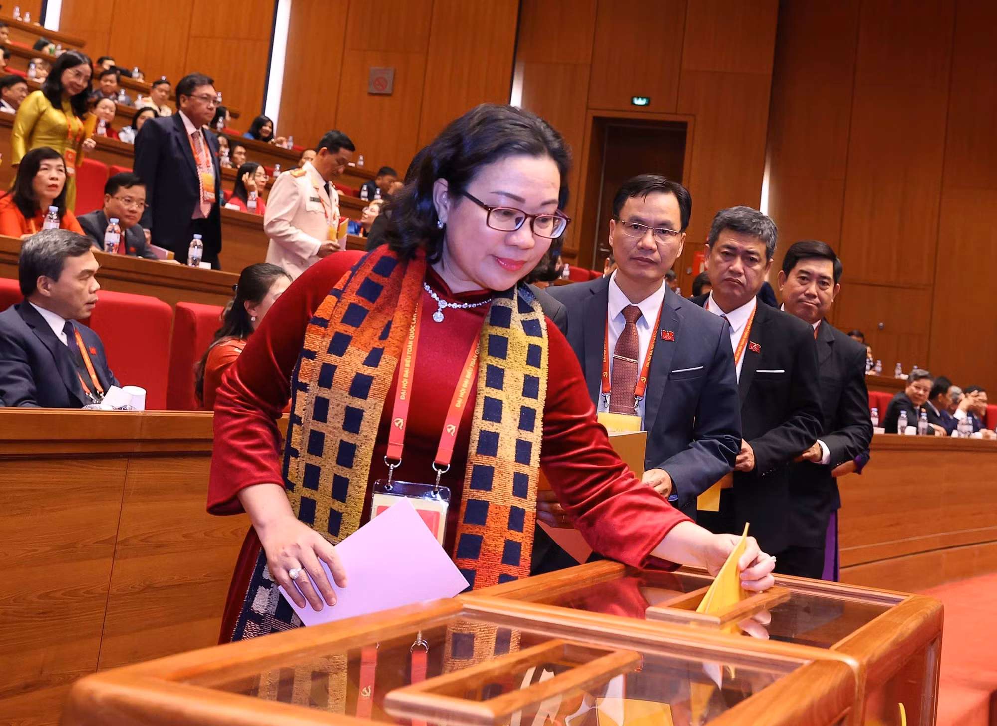 vna-potal-dai-hoi-xiv-cua-dang-bau-ban-chap-hanh-trung-uong-khoa-xiv-8546173.jpg