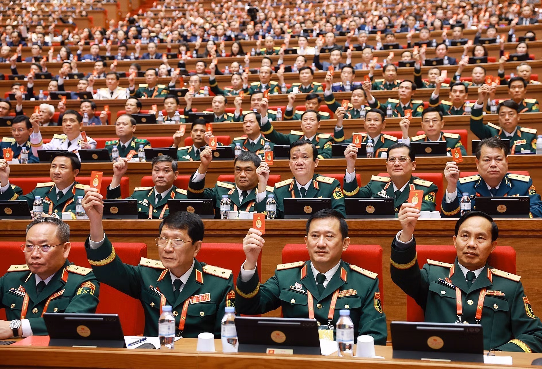 vna-potal-dai-hoi-xiv-cua-dang-ngay-lam-viec-thu-tu-cho-phat-8546202.jpg