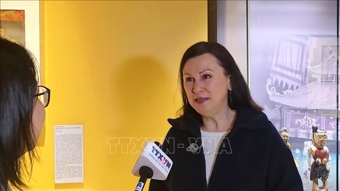 俄罗斯国立东方艺术博物馆常设展览与藏品部主任、俄罗斯著名越南艺术策展人阿尔比娜·谢尔盖耶夫娜·列戈斯塔耶娃。图自越通社