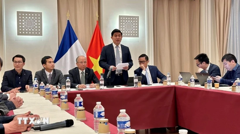 海外越南裔核能专家网络（VietNuc）在位于法国首都巴黎的越南驻法国大使馆总部正式亮相。