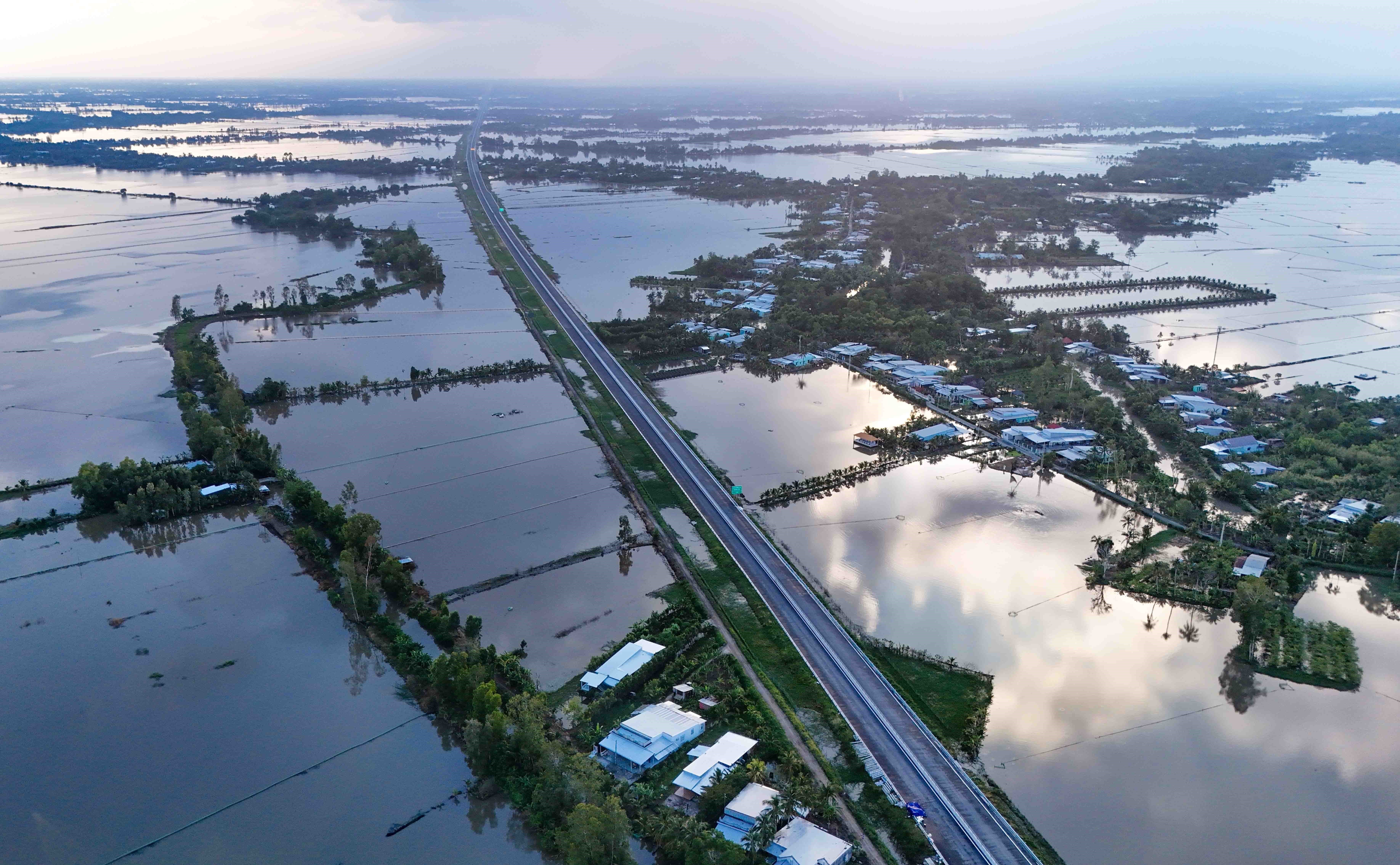 芹苴—金瓯高速公路。图自越通社