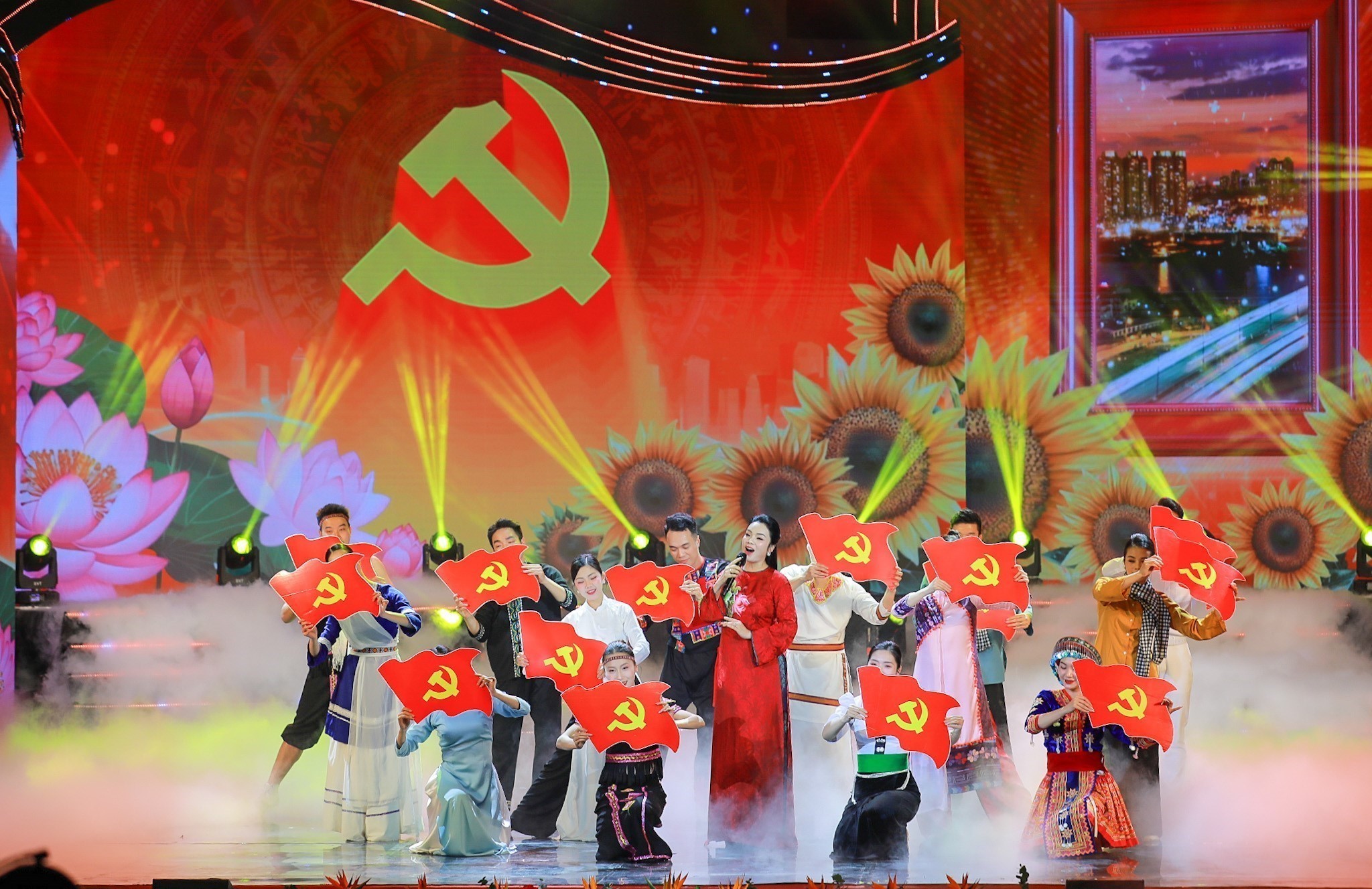 活动上的一个文艺节目。图自越通社