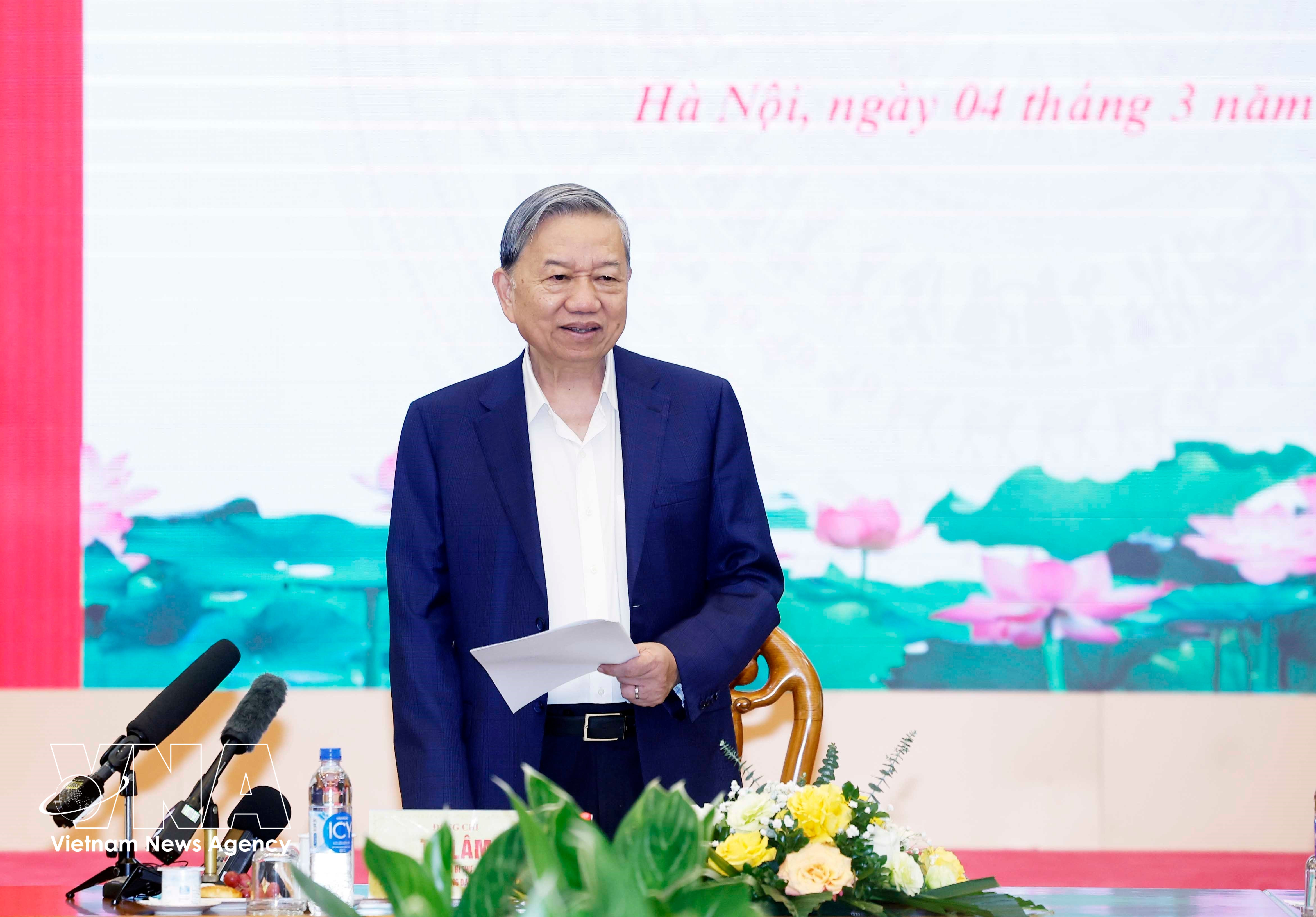 苏林总书记发表总结发言。图自越通社