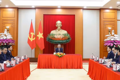 越共中央总书记苏林同韩国总统李在明通电话。图自越通社