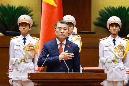 黎明兴同志当选越南新一任政府总理