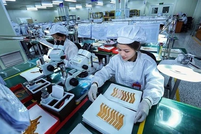 对越共十四大文件草案建言：科技创新成为增长核心动力