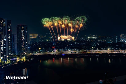2026年1月23日晚，国家体育场美廷的夜空被盛大音乐烟花秀点亮。图自Vietnam+
