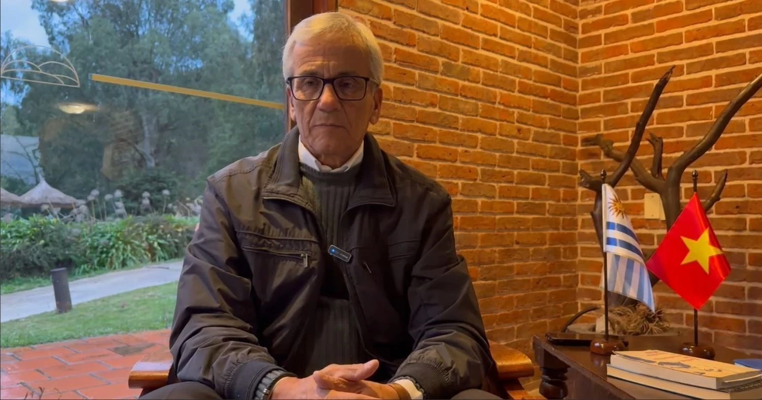 乌拉圭共产党总书记、劳动与社会保障部长胡安·卡斯蒂略。图自越通社