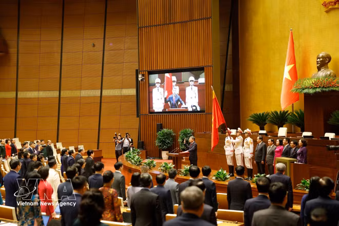 政府总理黎明兴宣誓就职