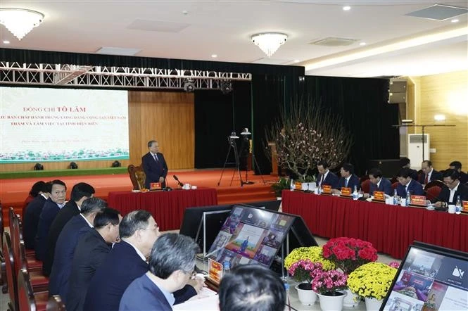 苏林总书记发表讲话。图自越通社