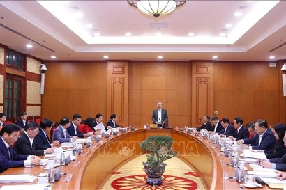 12月9日上午，越共中央总书记苏林主持召开了党的第十四次全国代表大会各小组常委会工作会议。图自越通社