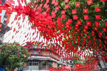 越南的一切革命胜利都源于党的英明和卓越领导