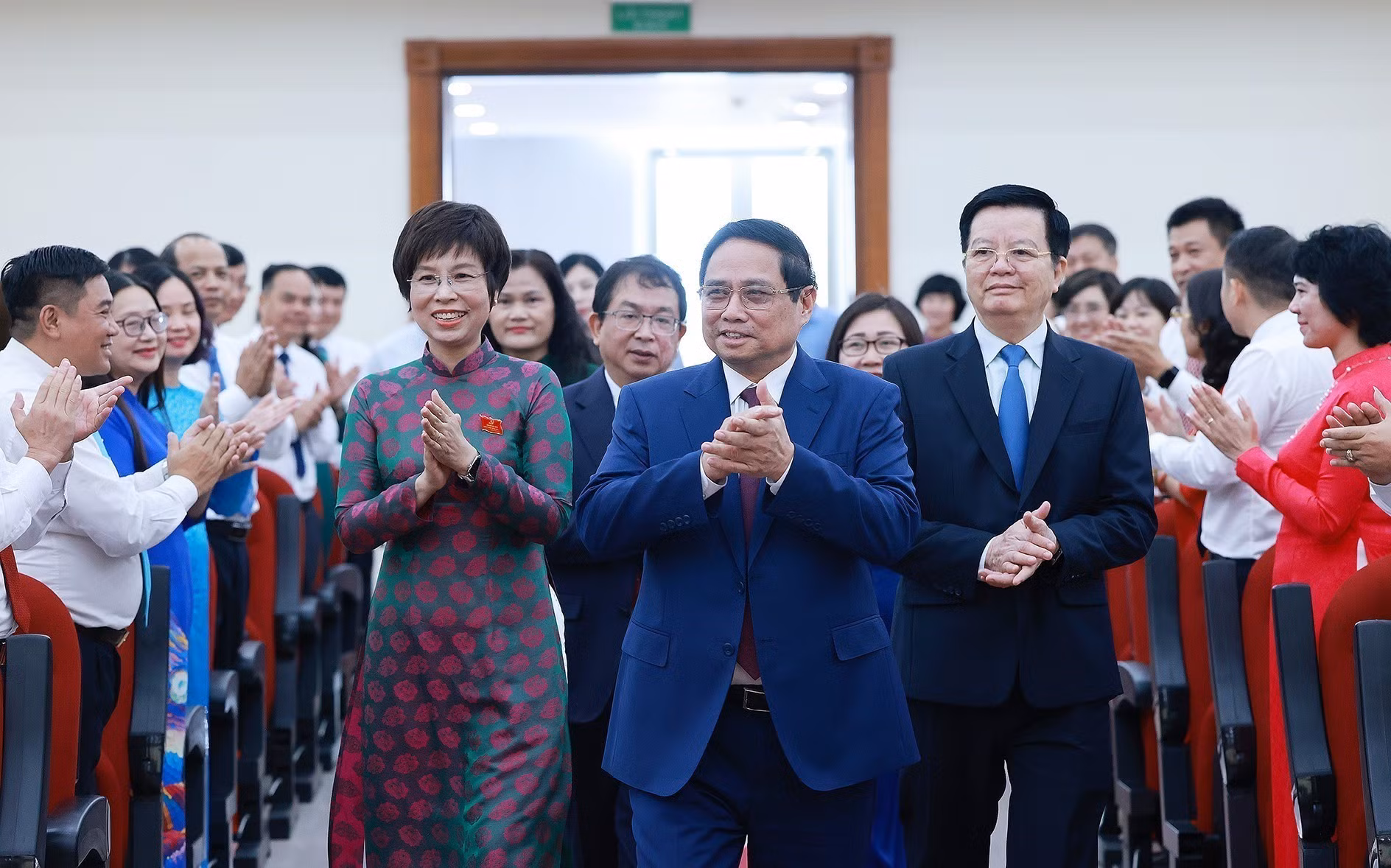 vna-potal-thu-tuong-du-dai-hoi-dang-bo-thong-tan-xa-viet-nam-lan-thu-27-nhiem-ky-2025-2030-8153904.jpg