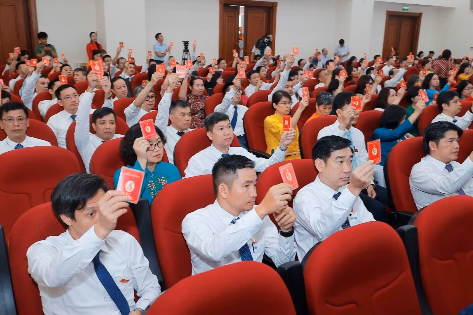 vna-potal-dai-hoi-dai-bieu-dang-bo-thong-tan-xa-viet-nam-lan-thu-27-nhiem-ky-2025-2030-8153619.jpg