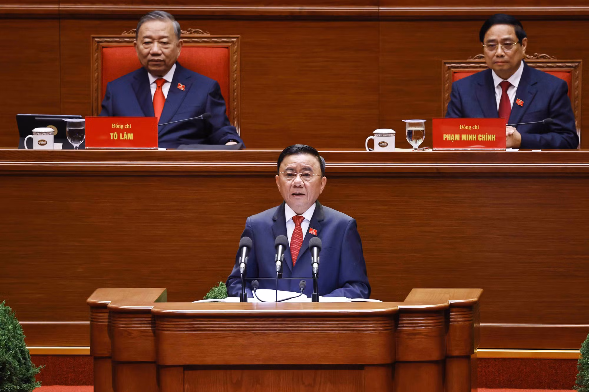 vna-potal-khai-mac-trong-the-dai-hoi-dai-bieu-toan-quoc-lan-thu-xiv-cua-dang-8540105.jpg