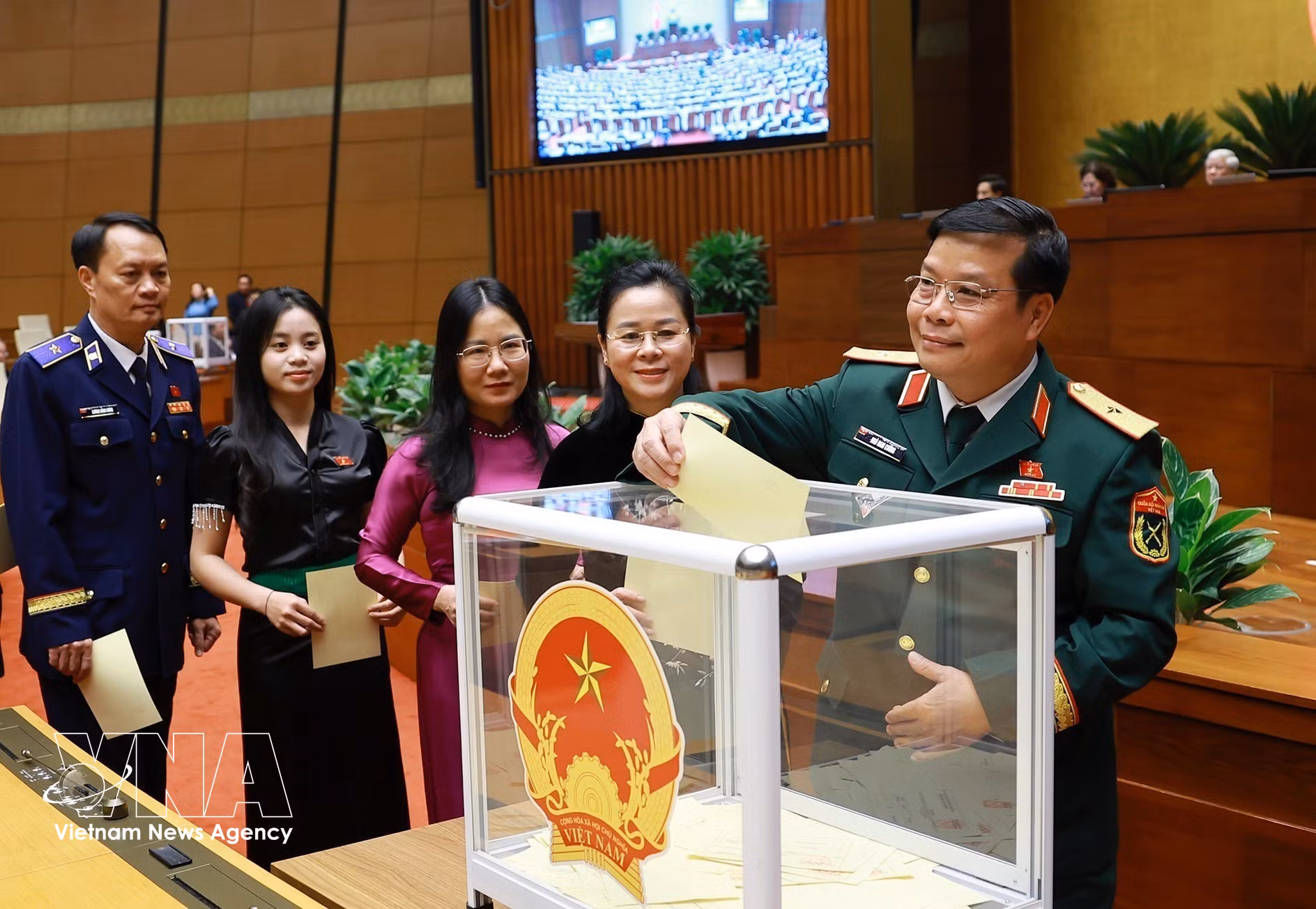 vnanet-potal-ky-hop-thu-nhat-quoc-hoi-khoa-xvi-quoc-hoi-bau-thu-tuong-chinh-phu-8686144.jpg