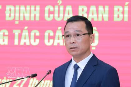 苏英勇少将当选清化省人民委员会主席 图自越通社