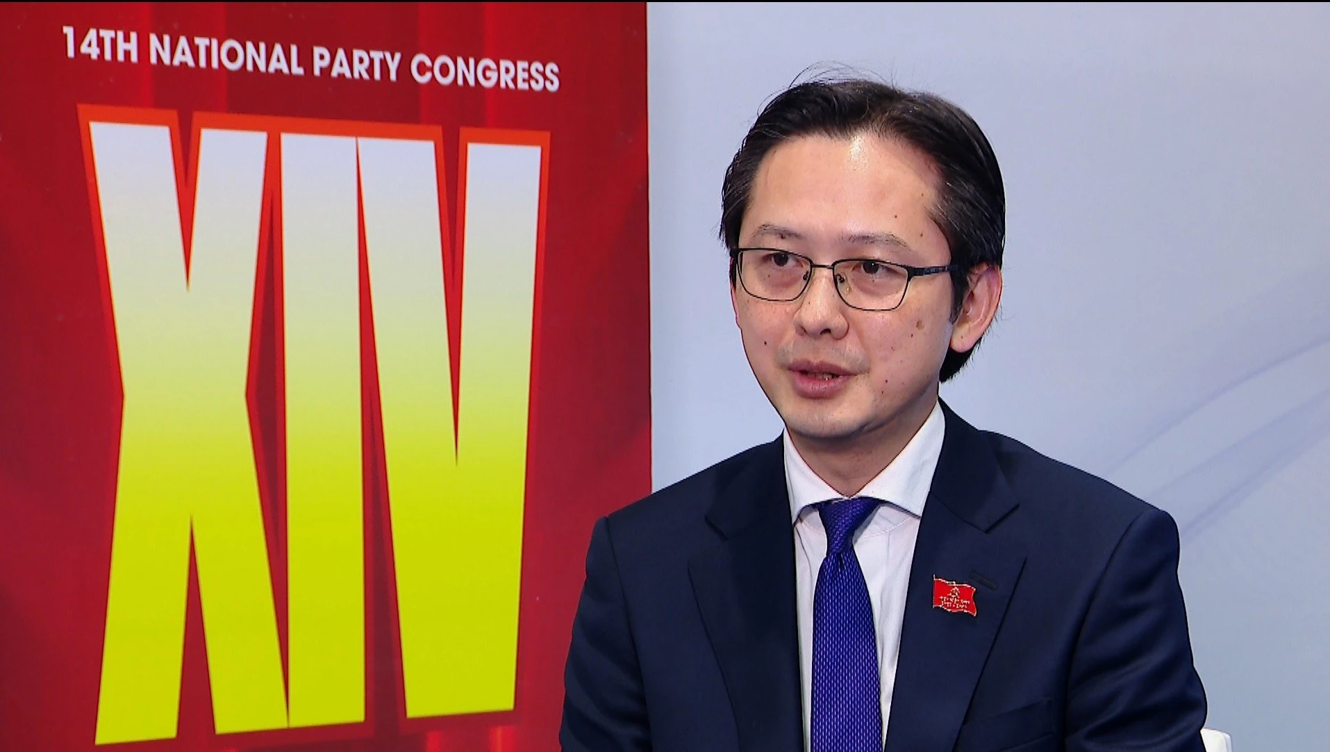 越南常驻联合国代表团团长杜雄越大使接受越通社记者的采访。图自越通社