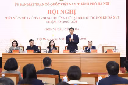 第10号选举单位与选民见面会现场。河内市人民委员会供图