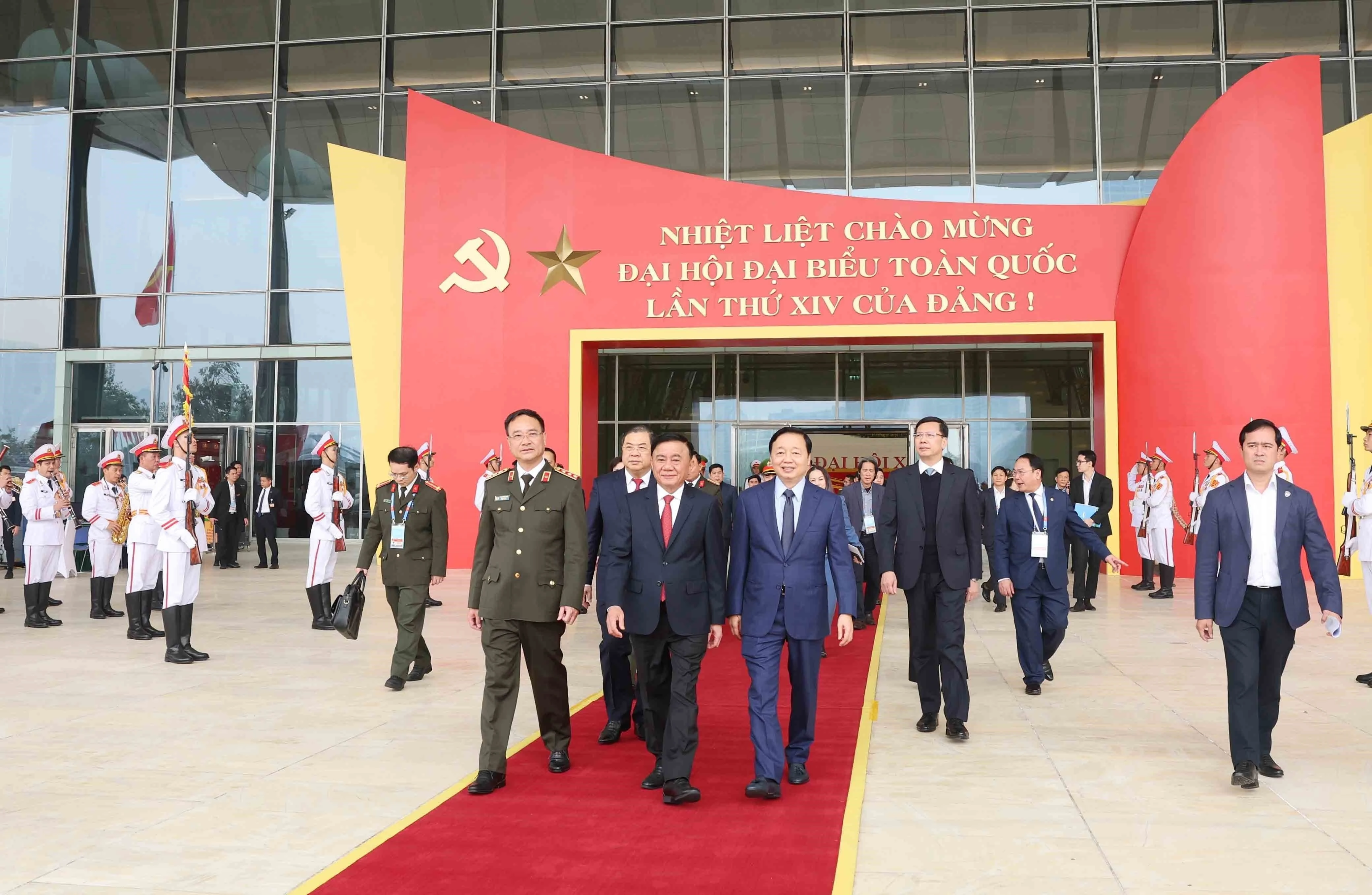 越共中央书记处常务书记陈锦秀主持越共十四大服务工作总检查。图自越通社