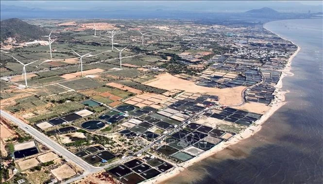 位于庆和省的宁顺1号核电厂。图自越通社