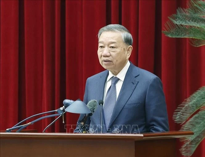 苏林总书记发表讲话。图自越通社