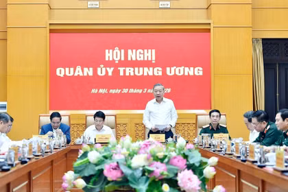 越共中央总书记苏林主持召开中央军委会议