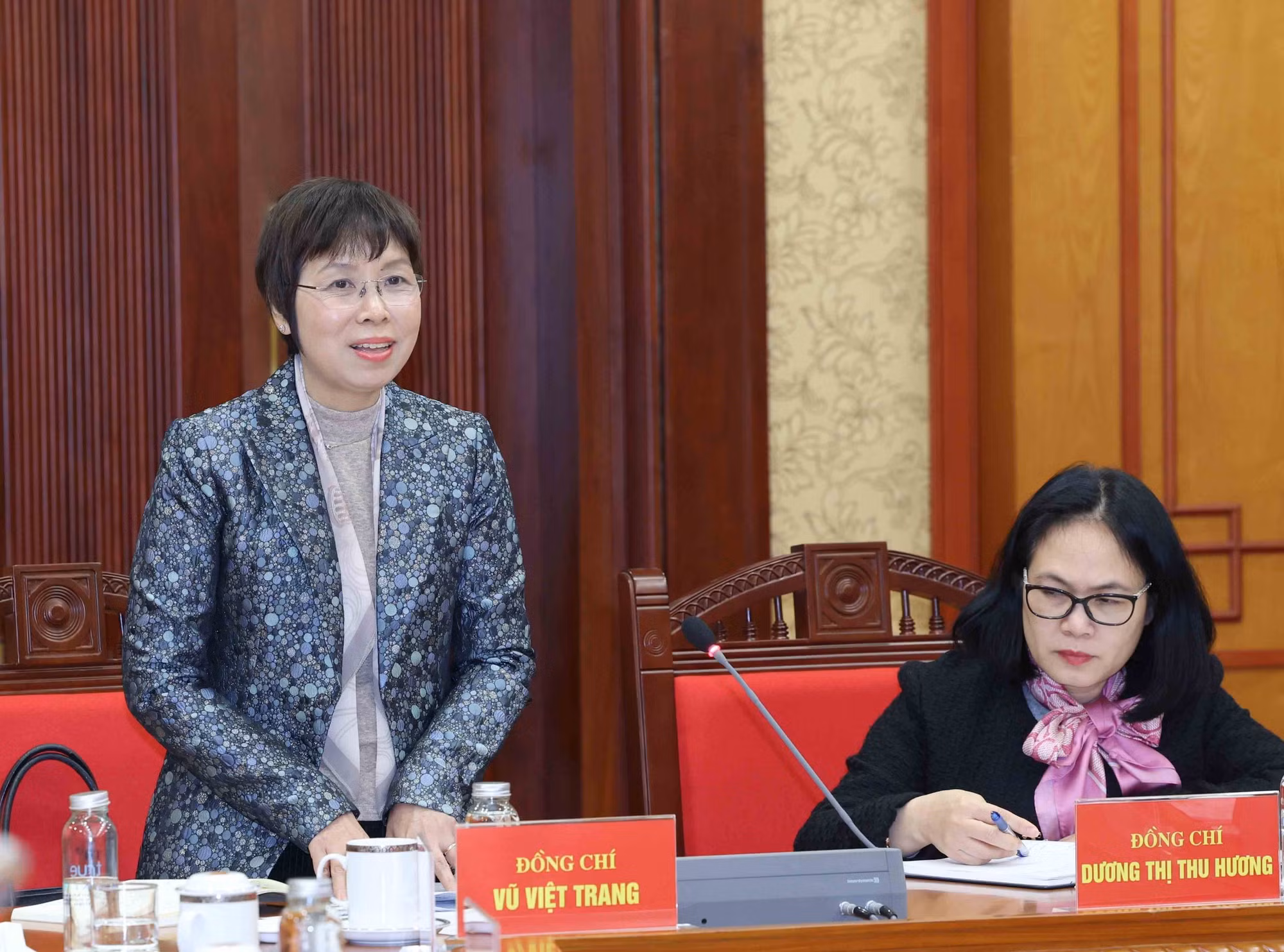 vna-potal-thuong-truc-ban-bi-thu-tran-cam-tu-lam-viec-voi-van-phong-trung-uong-dang-va-mot-so-co-quan-lien-quan-ve-cong-tac-chuan-bi-dai-hoi-dai-bieu-8516409.jpg