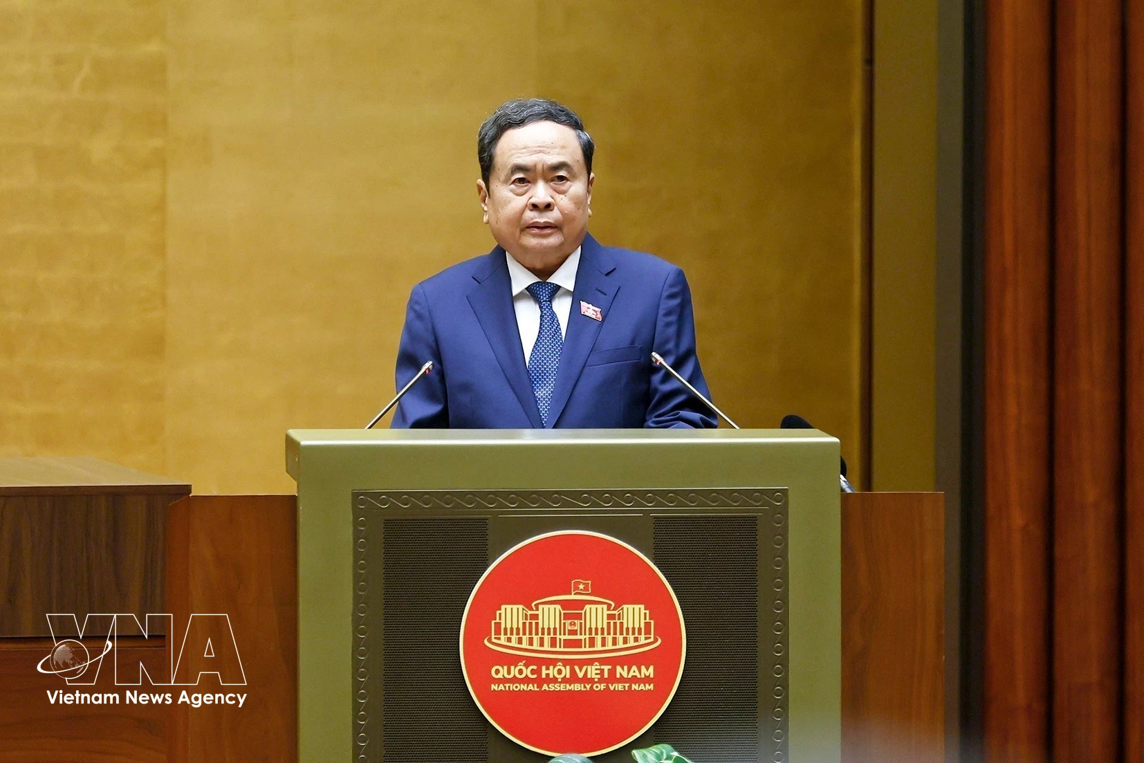越南国会主席陈青敏主持会议。图自越通社