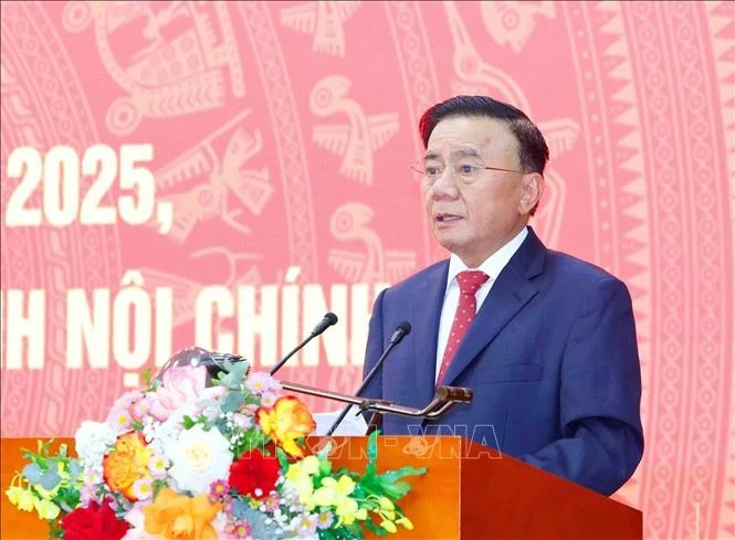 越共中央书记处常务书记陈锦秀发表讲话。图自越通社