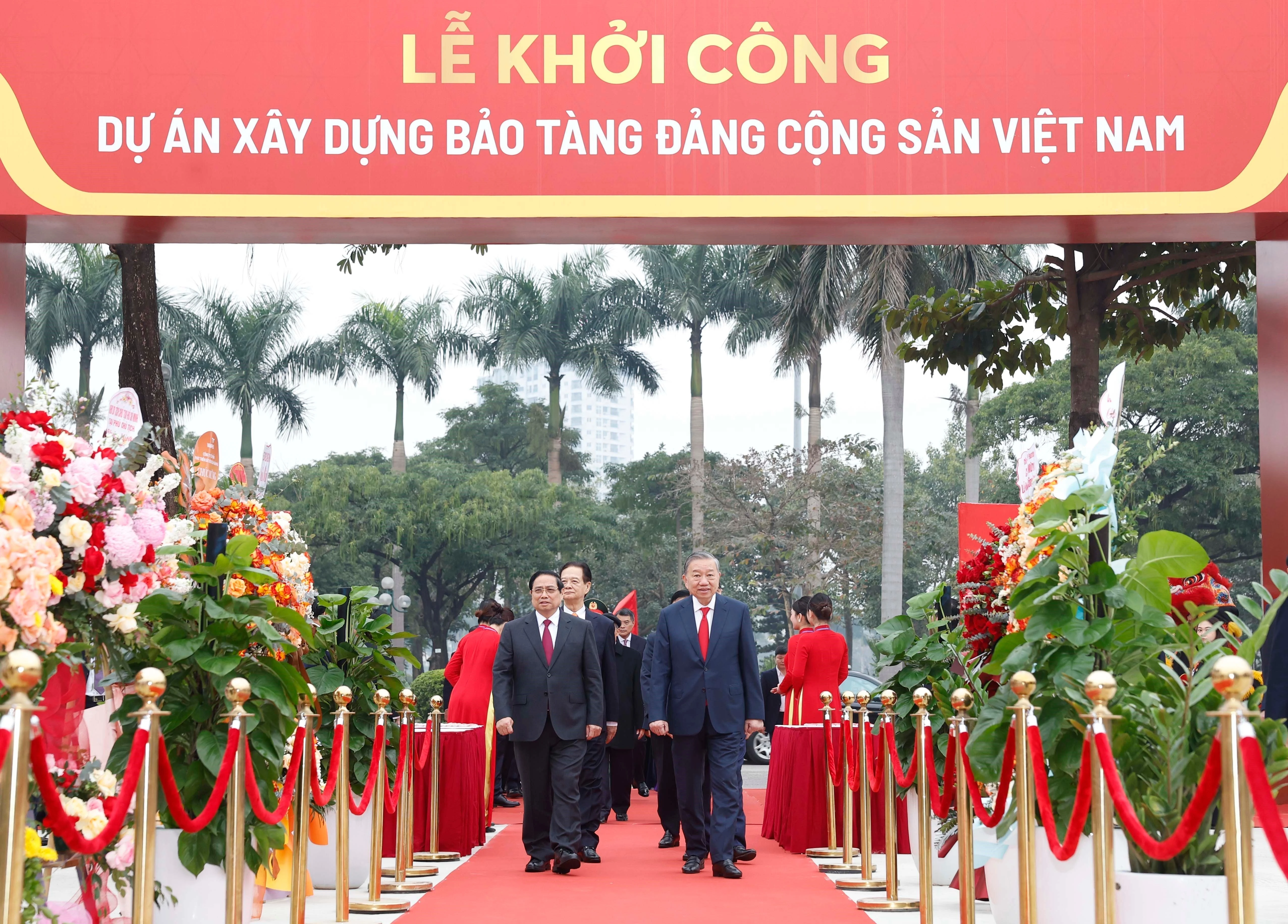 越共中央总书记苏林、政府总理范明政出席越南共产党博物馆建设项目开工仪式。图自越通社