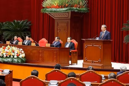越共中央政治局、书记处会见原党和国家领导人
