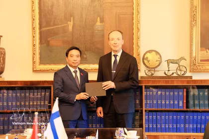 国会副主席阮尹英会见芬兰议会议长尤西·哈拉阿霍。图自越通社