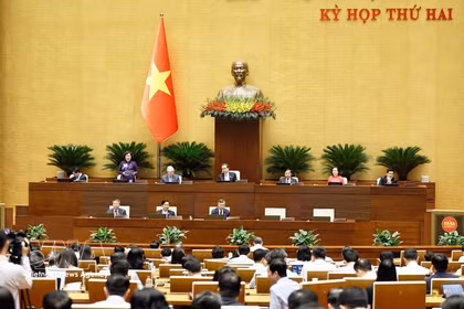 越南第十六届国会第二次会议：继续讨论经济社会形势