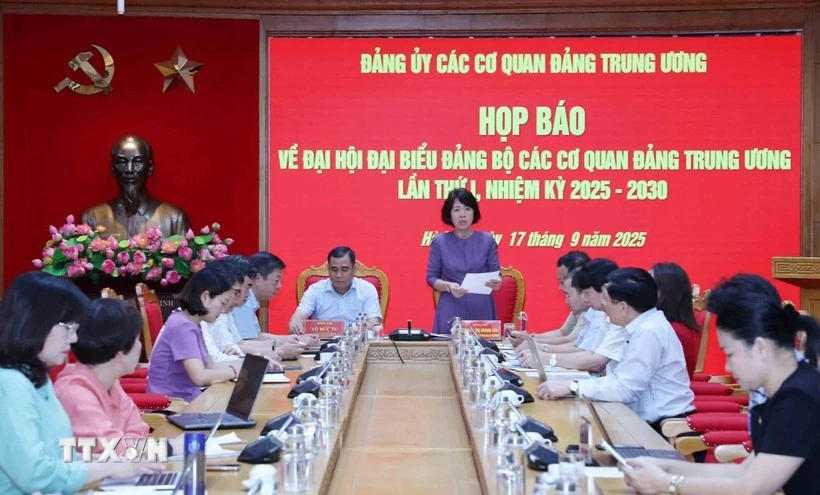新闻发布会场景。图自越通社