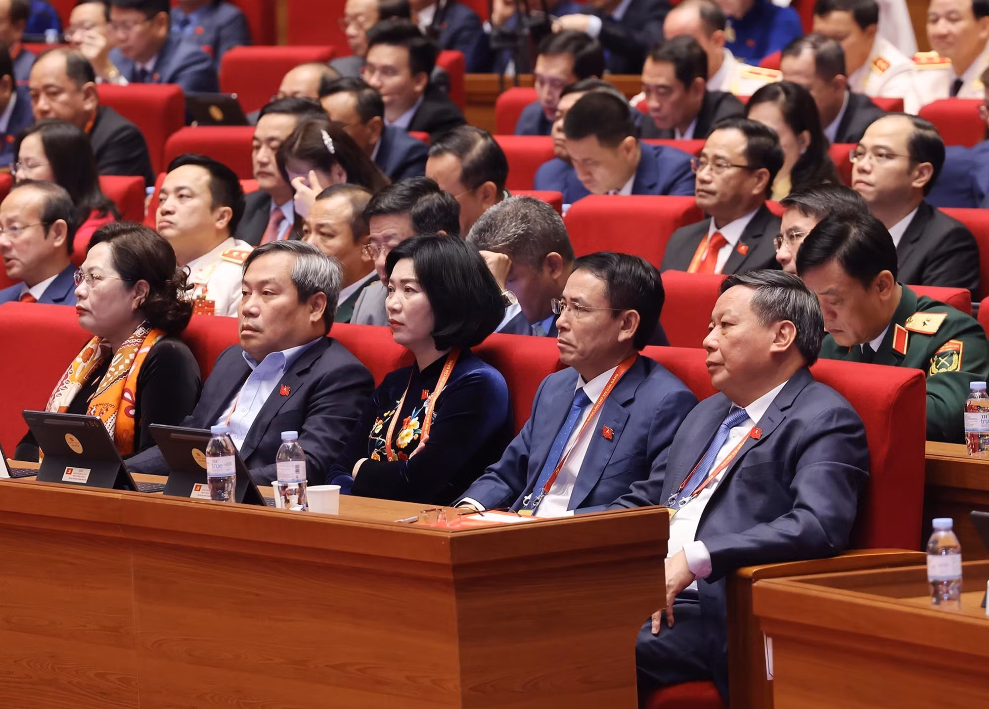 vna-potal-dai-hoi-dang-xiv-phien-thao-luan-tai-hoi-truong-ve-cac-van-kien-dai-hoi-8542667.jpg