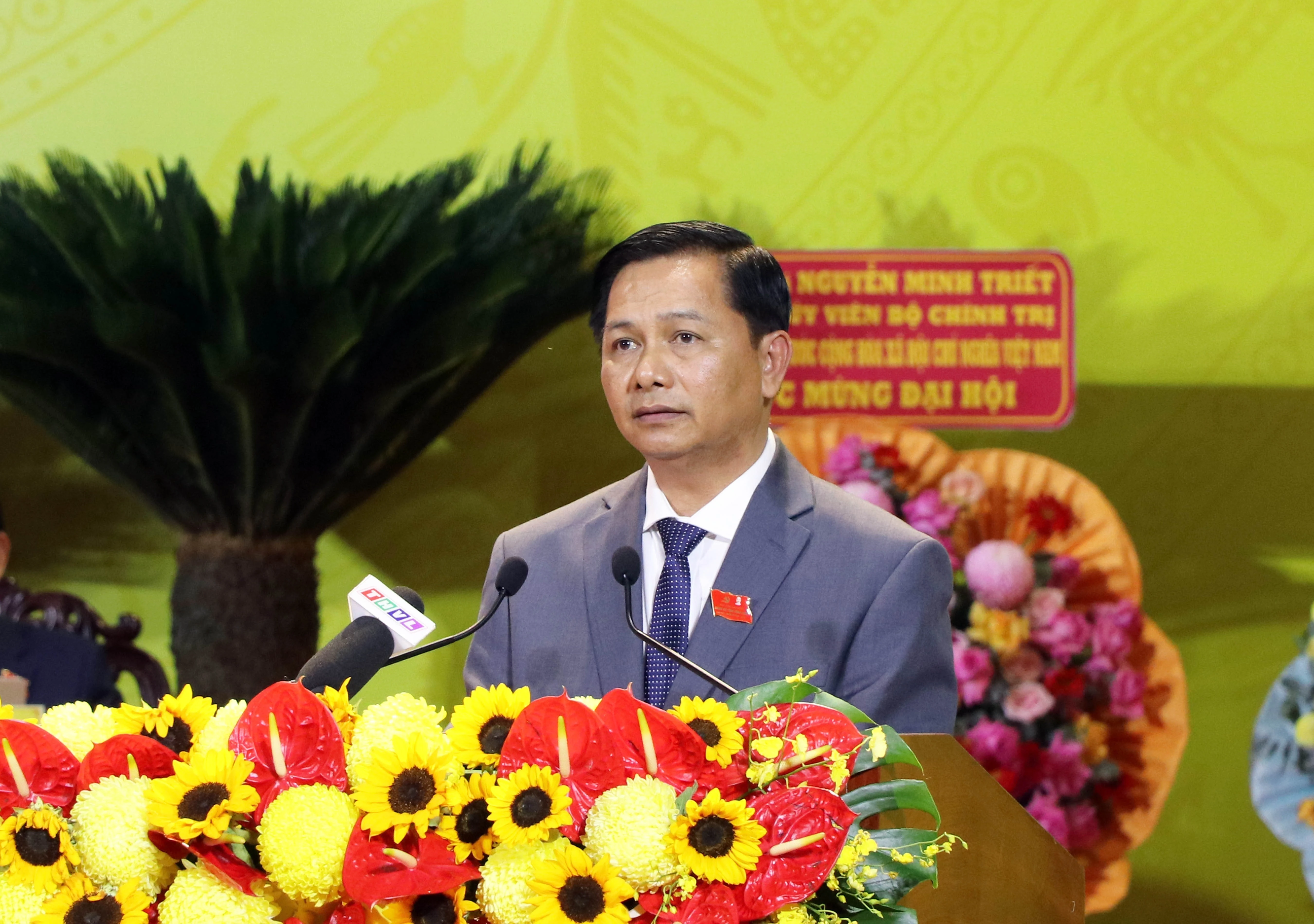 越共中央政治局任命永隆省委副书记、芹苴市人民委员会主席陈文楼为2025—2030年任期永隆省委书记。图自越通社