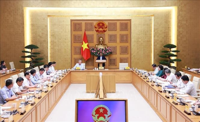 越南政府总理范明政主持召开会议。图自越通社 thu-tuong-2.jpg
